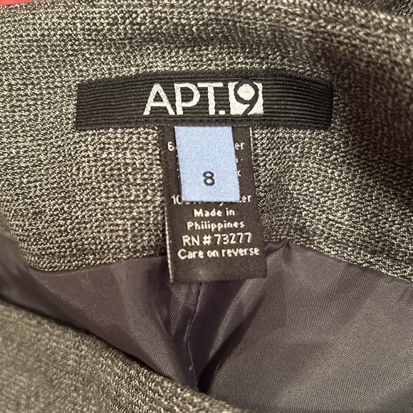 Apt 9 sz 8 Gray, Pencil Skirt, Side Zip, - Picture 4 of 6